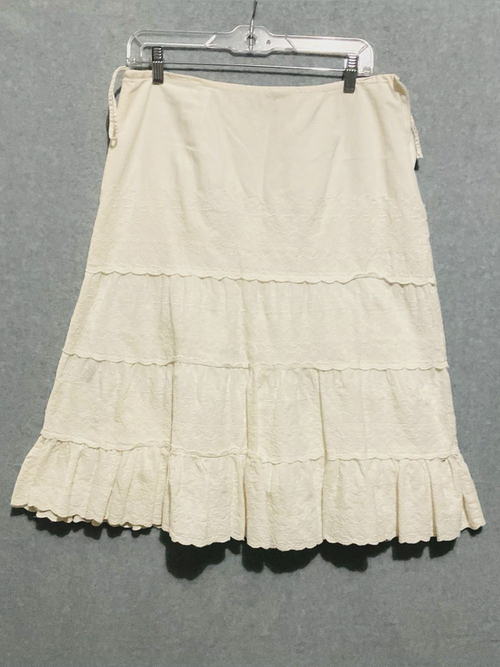 Women's Tiered Midi Skirt - CreamSz M